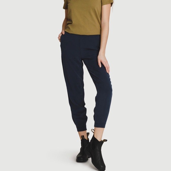 Kit & Ace Easy Breezy Stretch Jogger - Picture 1 of 5